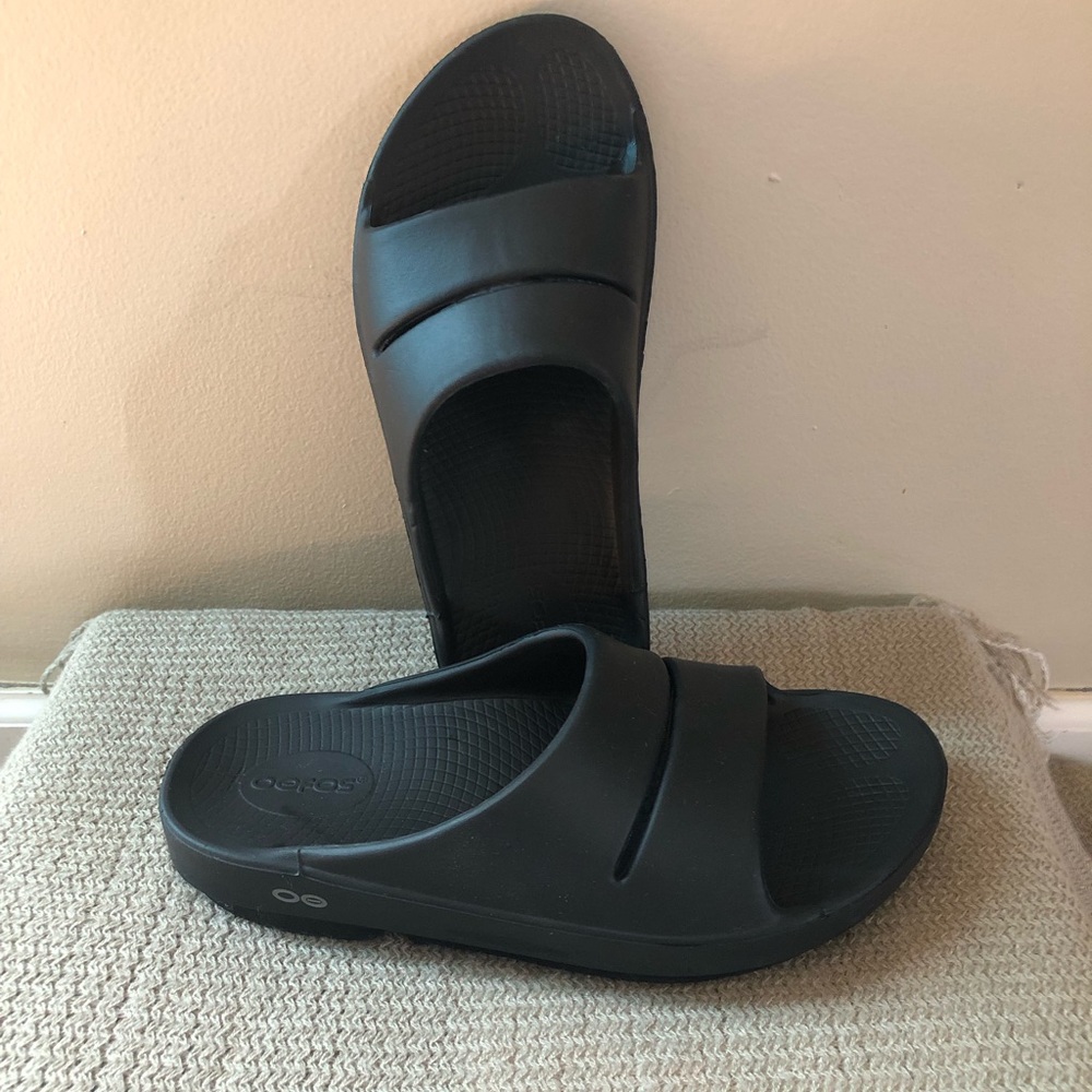Oofos WOMEN'S SLIDE recovery sandals black slides unisex